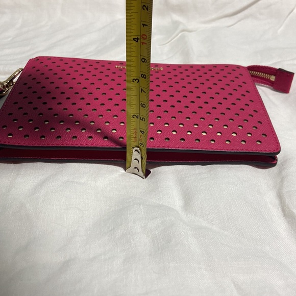 Nwot Michael Kors Jet Set perforated wristlet pouch - Picture 11 of 11